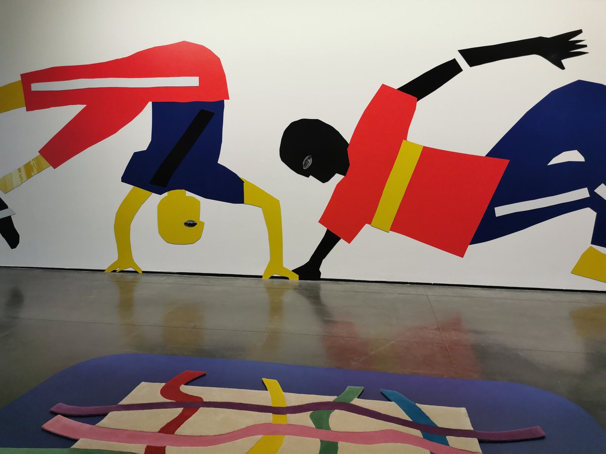 Jeremy09145's tweet photo. Sous le soleil de la Ville rose : œuvre de Jean-Charles de Castelbajac, silhouettes colorées et corps en mouvement. Un travail en constellations, propice à croiser arts, langages et EPS. #EAC #constellations #TER https://t.co/UZsrcIBYca