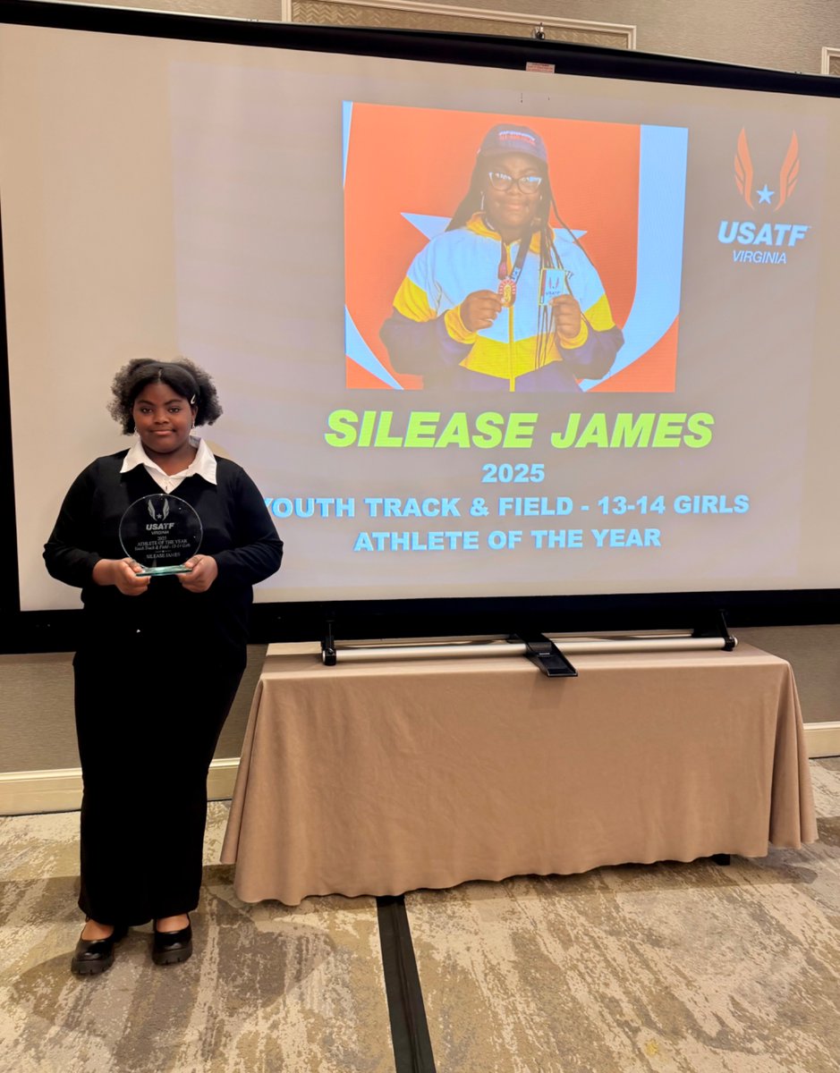 SileaseThrows tweet media