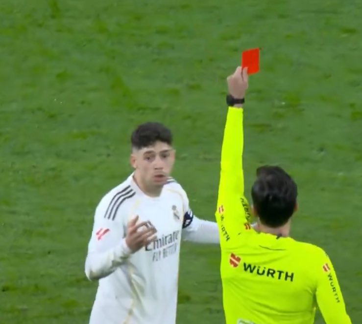 (fan) Trunks tweet media