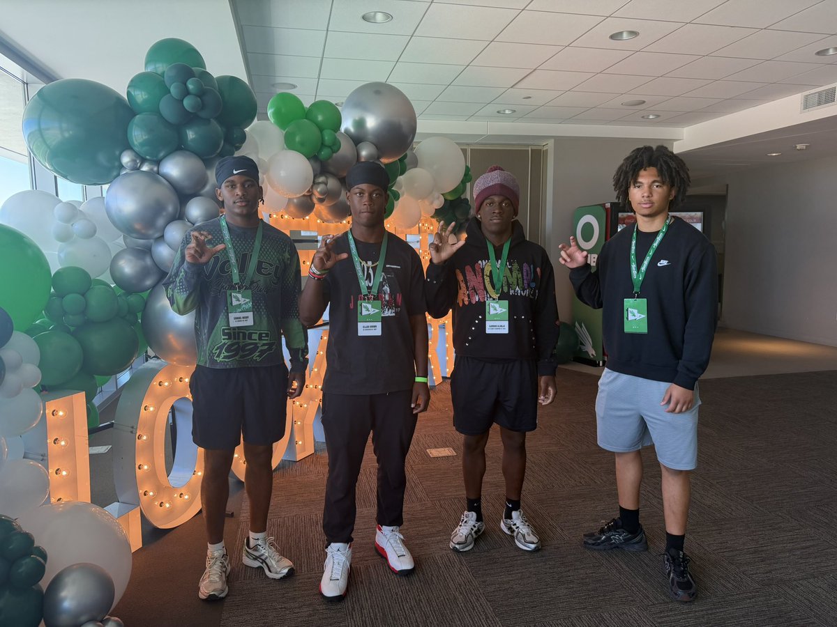 DonnieBaggs_'s tweet image. VILLE  WAY 💯💯 on campus @MeanGreenFB #GMG #HCville 

 @Samuelweary11_ @BookieJones6 @CamronAlakija7 @anthony_ja25603