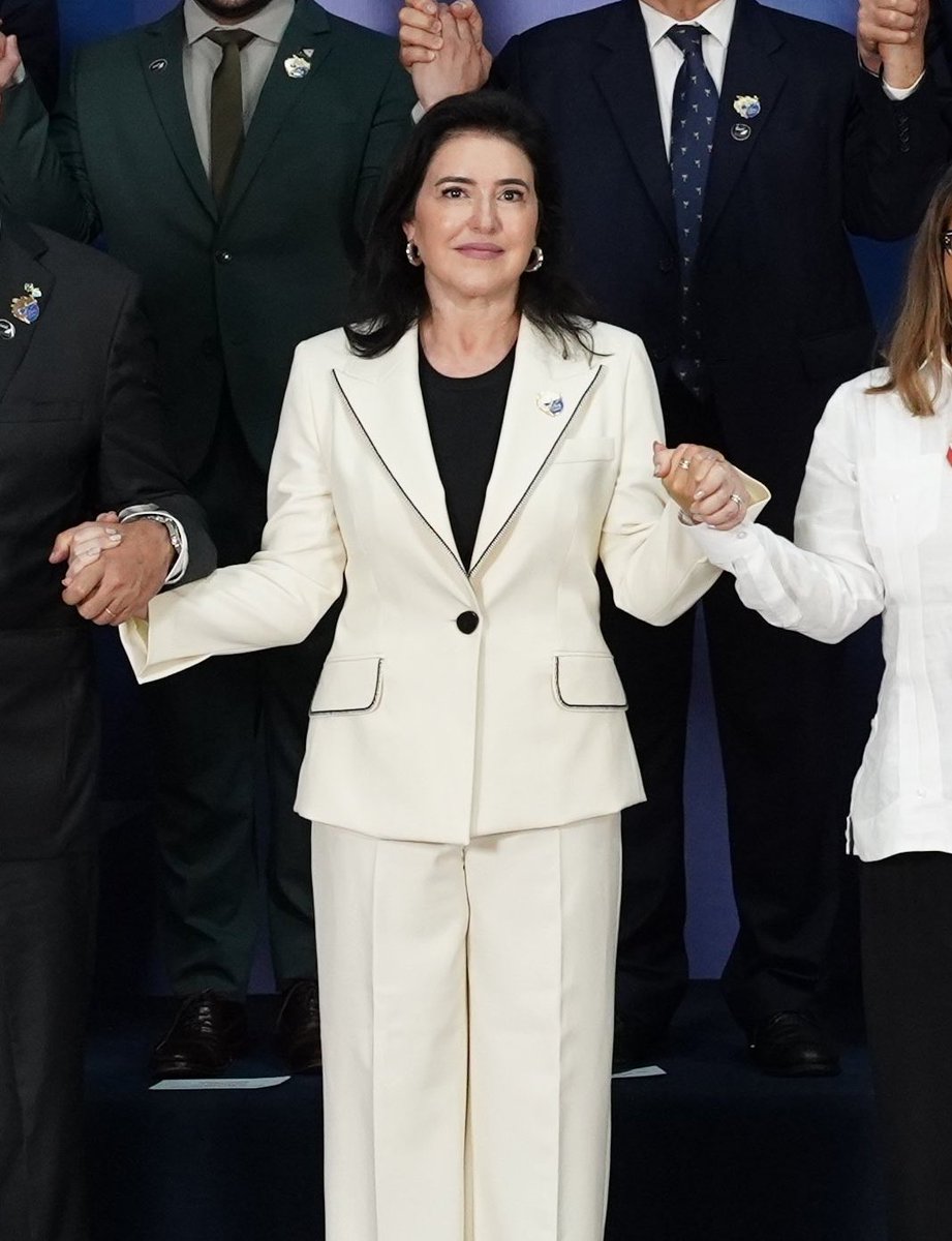 Bell 🦋 tweet media