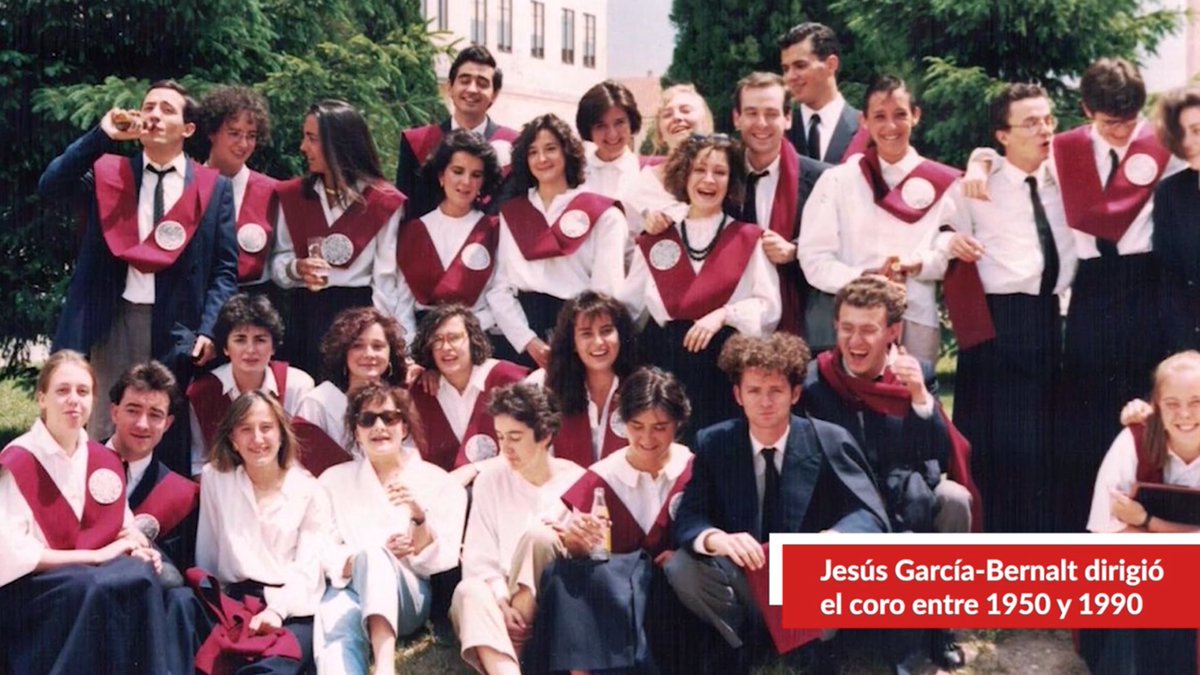 Entre 1987 y 1989 estuve estudiando en la Universidad de Salamanca la carrera de Filosofía Pura y formé parte del Coro Universitario de la misma universidad.

Acabo de encontrar online una fotografía que da fé de mi paso por el <a href="/CoroUSAL/">CoroUSAL</a>.

Albergo sólo buenos recuerdos. 

<a href="/usal/">Universidad de Salamanca</a>
