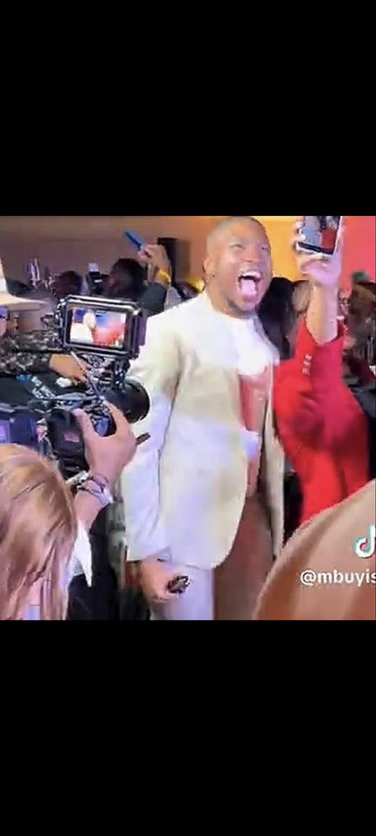 ARISE OH GOD LET MY ENEMIES BE SCARED tweet media