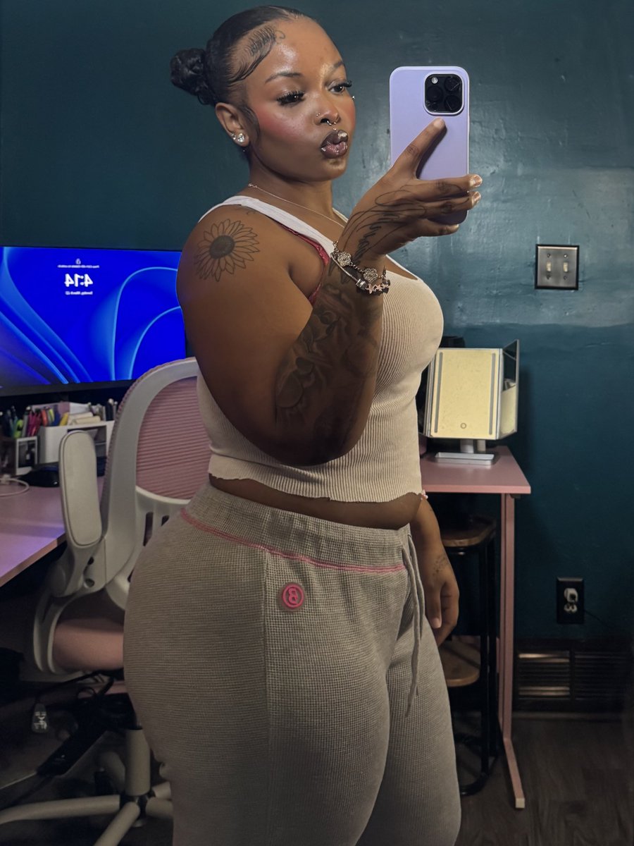 PLAYGIRL! tweet media