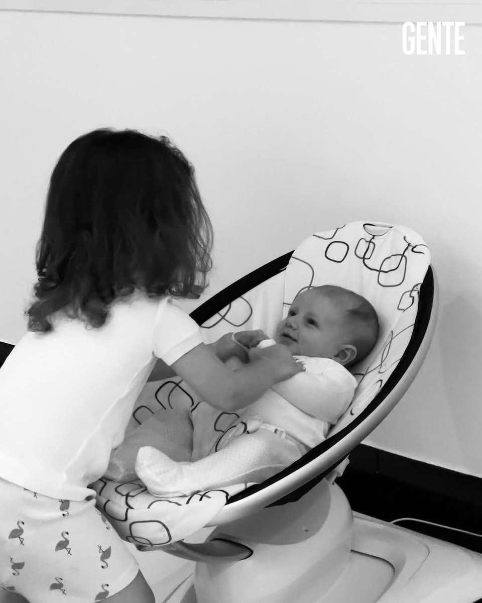 Cuando un hombre te ama, deja maternando sola a la ex mujer para irse atras de la amante, le pone bozal legal mientras la amante tira indirectas, prefiere estar atras de la lesbiana como perrito faldero en shows hasta no ir a entrenar antes que ver a sus hijos.