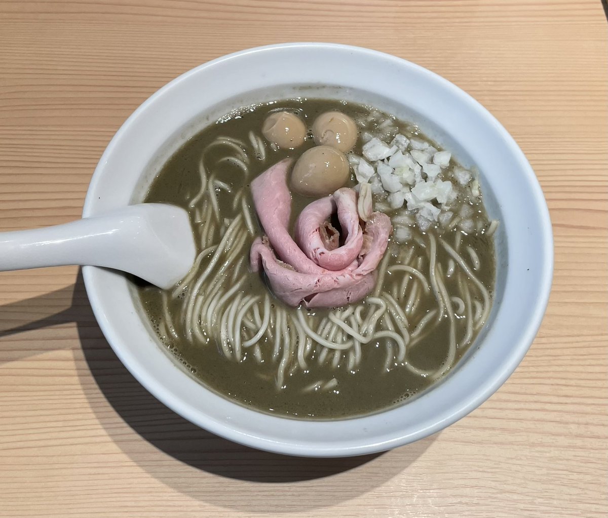 ゆうちん tweet media