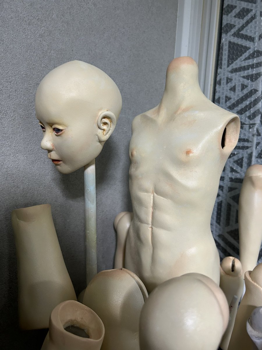 youki02kun's tweet photo. 昨日は人形教室でした
100センチ男子の彩色と
ミニもちの原型つくりを始めましたよ
手のひらもちを量産予定です
原型は少しおおきい←仕上がりは小さくなる https://t.co/PLbhtMS9xm