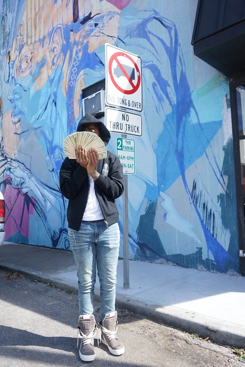 ypffatz9's tweet photo. Came a long way from sitting onna block I got on rick owens https://t.co/l3ENGav257