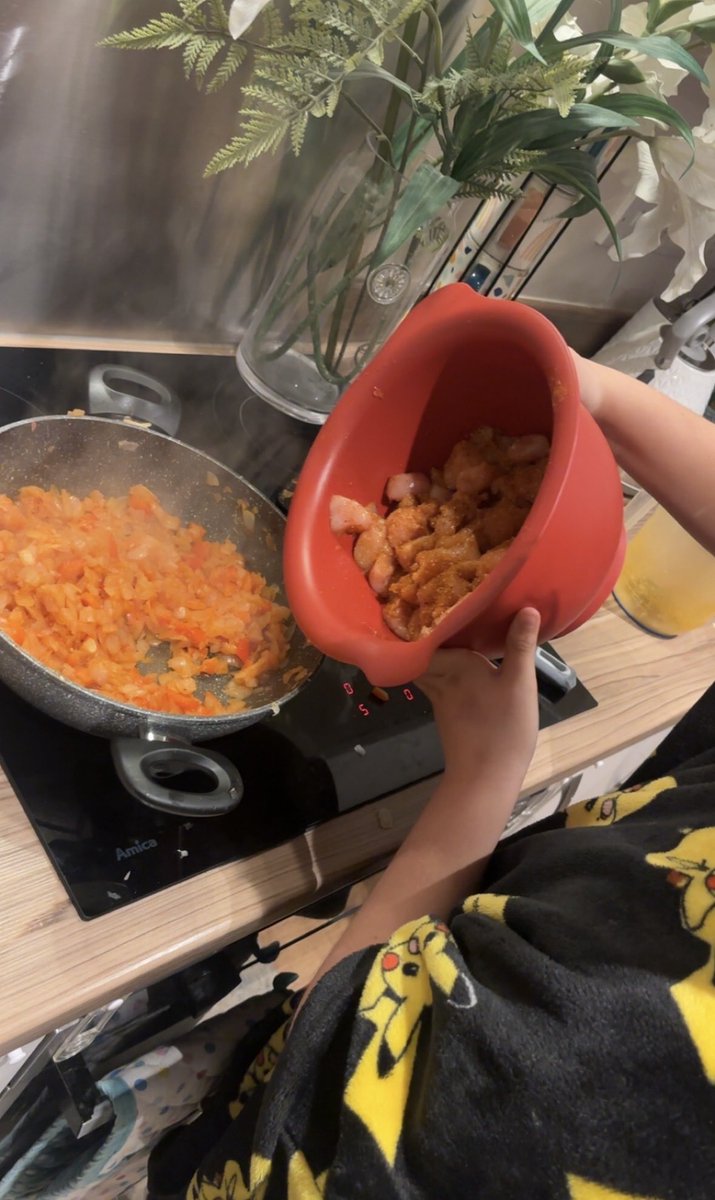 Han_rose95's tweet photo. @CCCRPrimary task 8 James made Cajun chicken pasta 😋 https://t.co/SwA8L8naaS