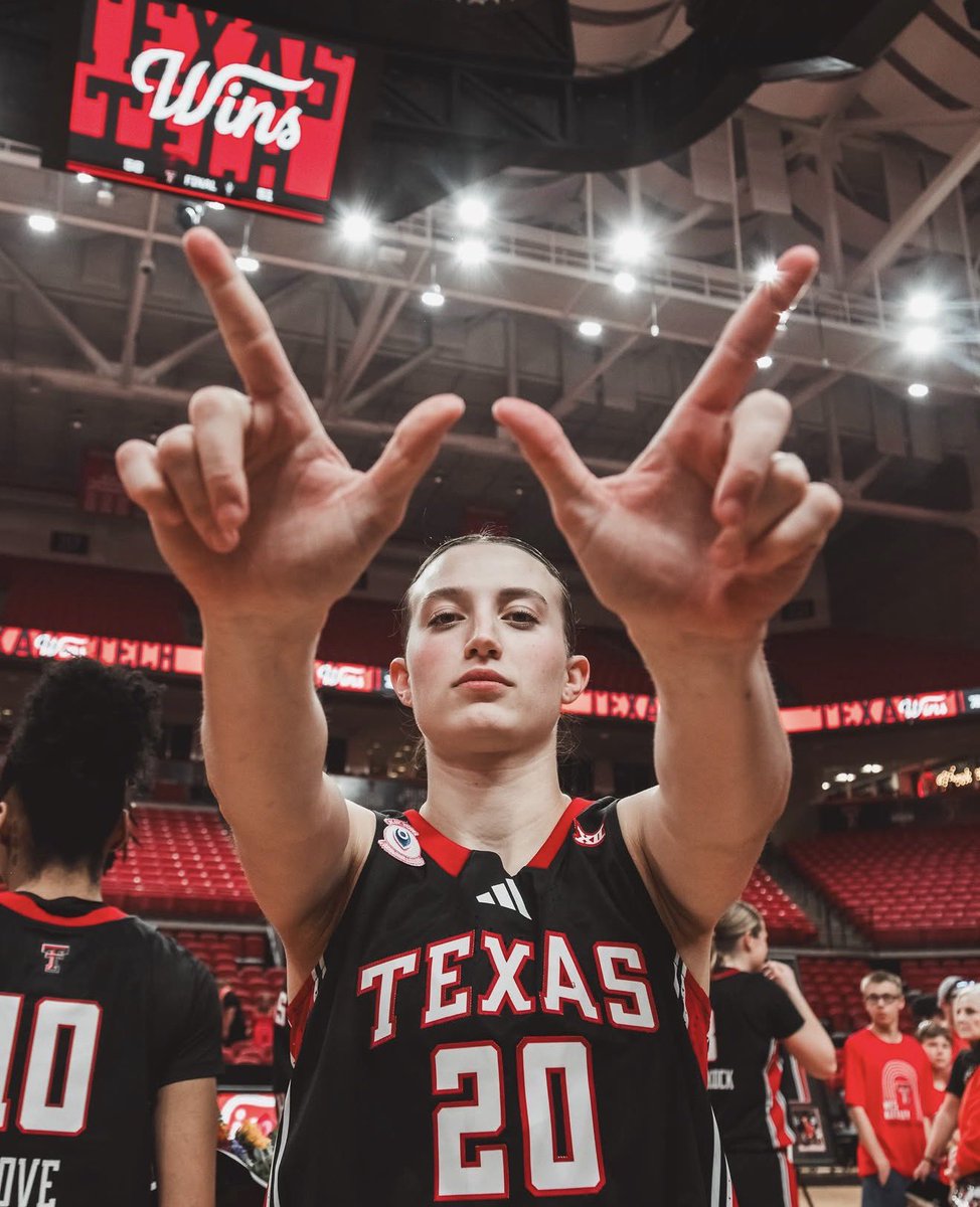 I talk hoops 🏀 tweet media