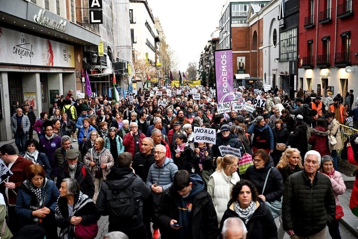 📸スペインで大規模抗議：米軍追放とNATO脱退を要求

🇪🇸日曜、数千人のスペイン市民が抗議行動に参加し、米軍の撤退、米国基地の閉鎖、NATO脱退を求めた。

#スペイン #米軍追放 #NATO #米国基地