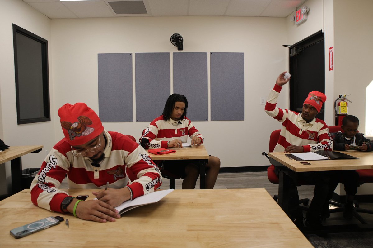 For 40 F*cking Minutes Huh?! tweet media