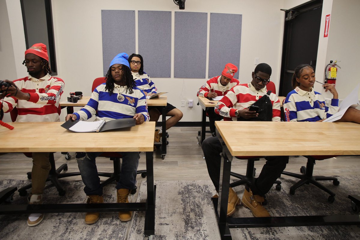 For 40 F*cking Minutes Huh?! tweet media