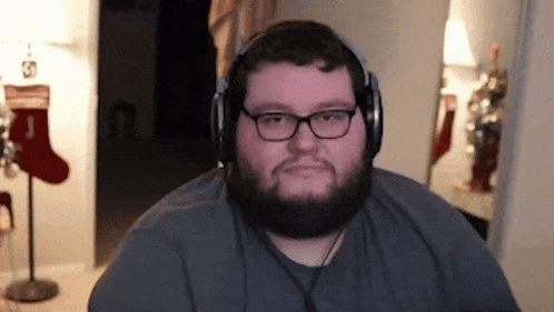 echo 🎄🪓 tweet media