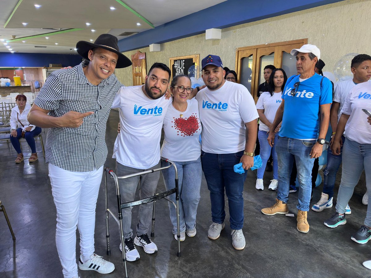 Boligrafo5G's tweet image. @MariaCorinaYA mis primeros pasos hacia la libertad y la justicia desde el estado #Miranda en Ocumare del Tuy con el equipo maravilloso de @VenteVenezuela