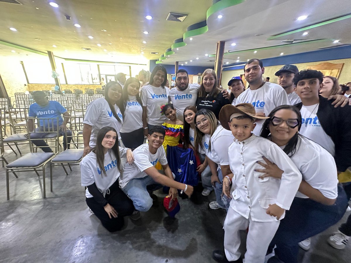 Boligrafo5G's tweet image. @MariaCorinaYA mis primeros pasos hacia la libertad y la justicia desde el estado #Miranda en Ocumare del Tuy con el equipo maravilloso de @VenteVenezuela