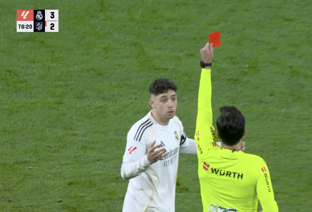 maldiidown's tweet photo. ROJA DIRECTA A FEDE VALVERDE

🗣️”A pegar te vas a tu casa con tu mujer” dijo el árbitro https://t.co/rlsFbhwtjn