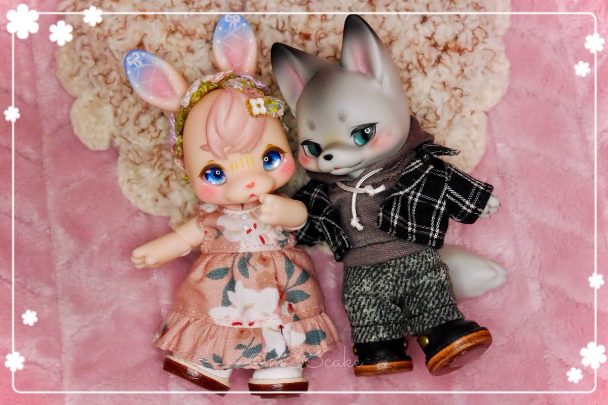 ボタニカル柄がめちゃくちゃかわいい糖分過度さま(<a href="/SugarAddiction/">みなつ🍬</a>)のワンピース、そして相互さんがアルコくんに似合いそうとおすすめしてくれたししちさま(<a href="/Sisichi47/">ししち* 🪡🧵</a>)のパーカー&amp;ジャケットをお迎えしました！ふたりともすごく似合ってる…！！

#kumukuku
#みなつ服 #arakunem服