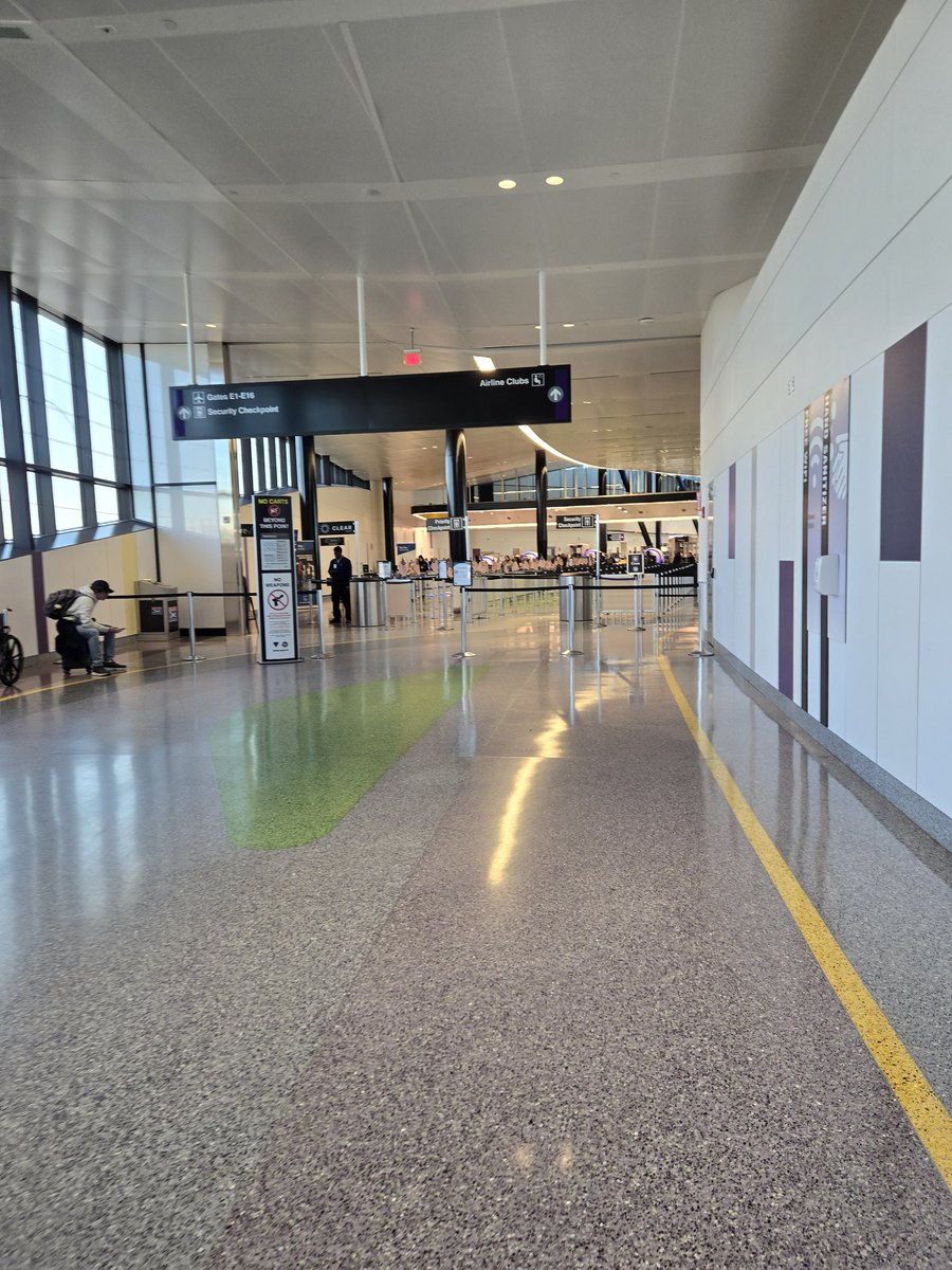 GIZMOE ROPER Ⓥ tweet media