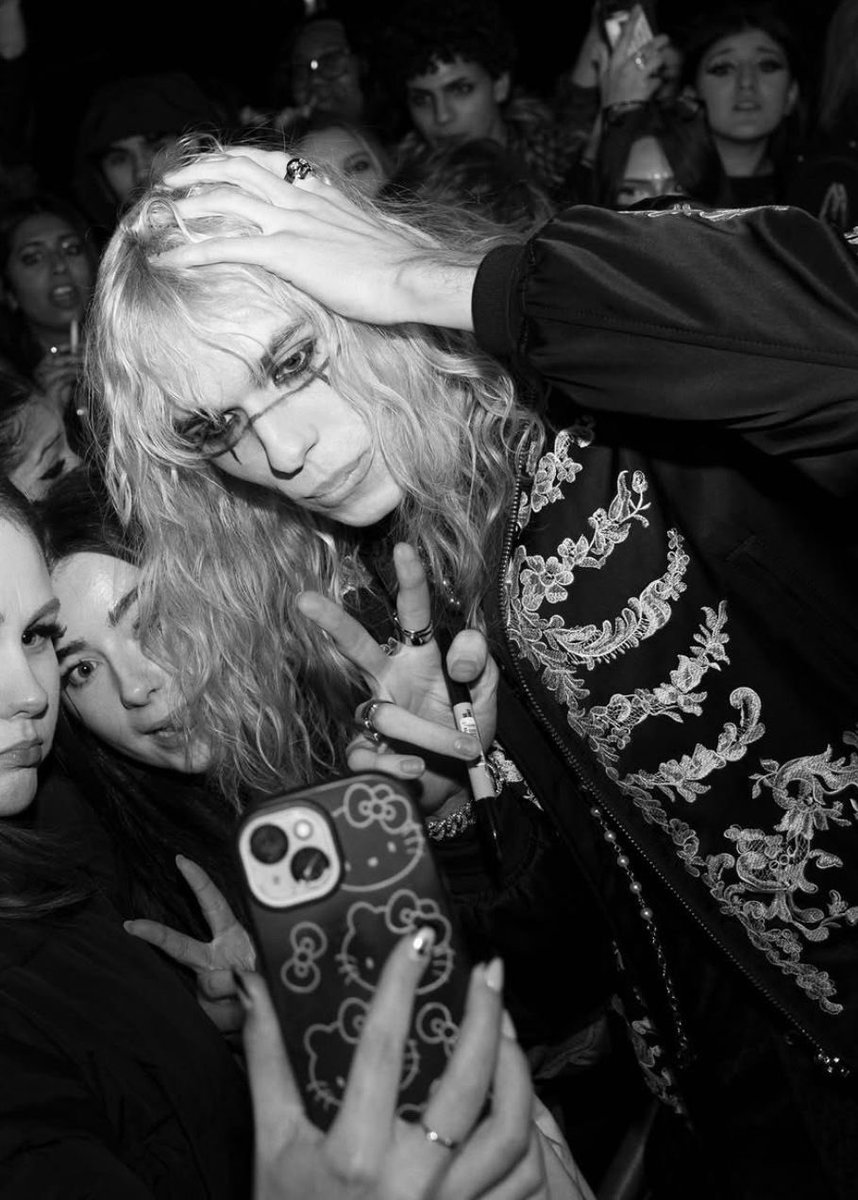 damn navy tweet media