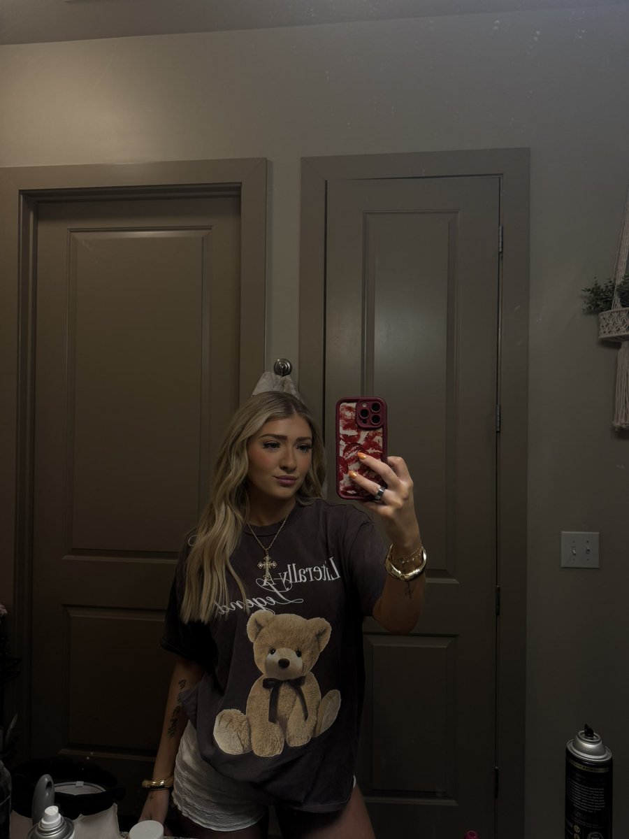 _itsjessmiller's tweet photo. Live tn 10 pm CST @Fanfixio ❤️ https://t.co/wWqH7D6sze