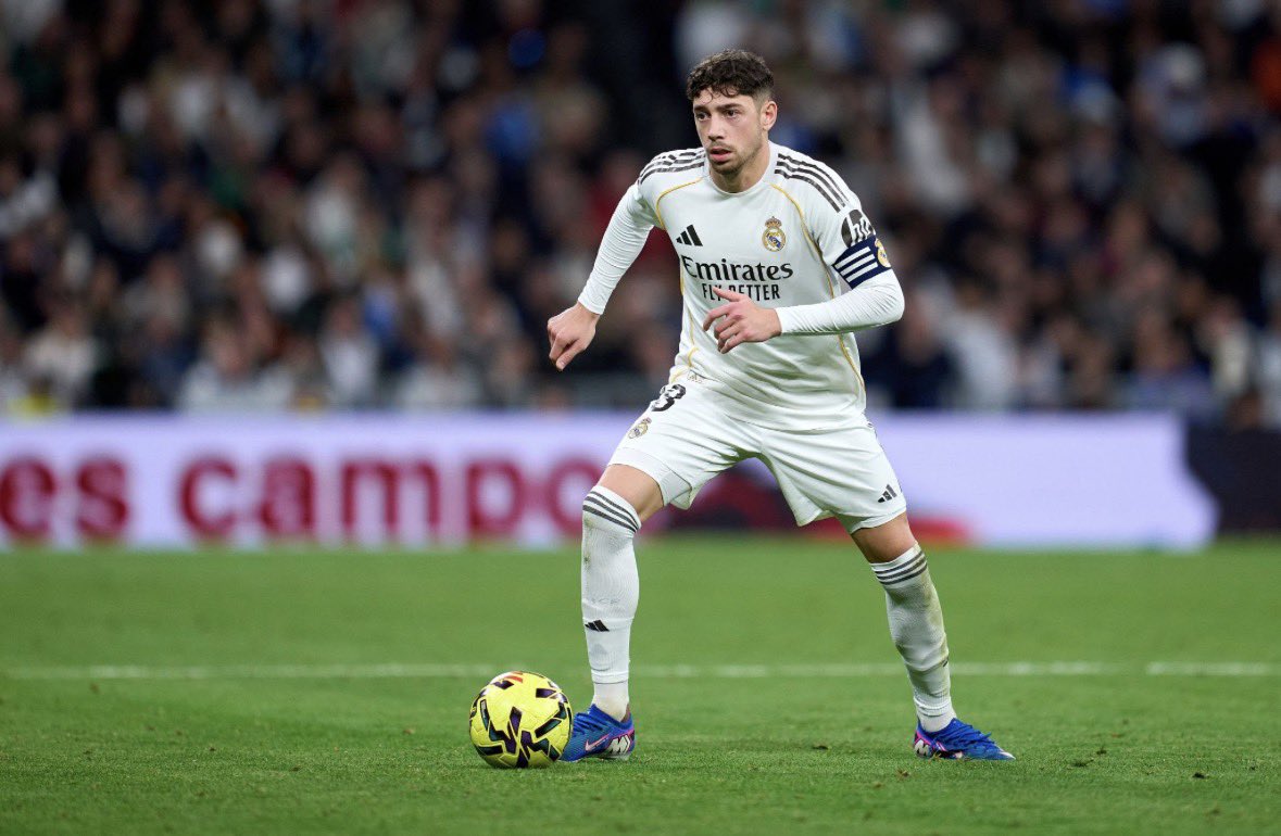 Muy fuerte la roja q le sacan a <a href="/fedeevalverde/">Fede Valverde</a> !! Min. 78  <a href="/realmadrid/">Real Madrid C.F.</a> 3 <a href="/Atleti/">Atlético de Madrid</a> 2  Partidazo !! #RealMadridAtleti