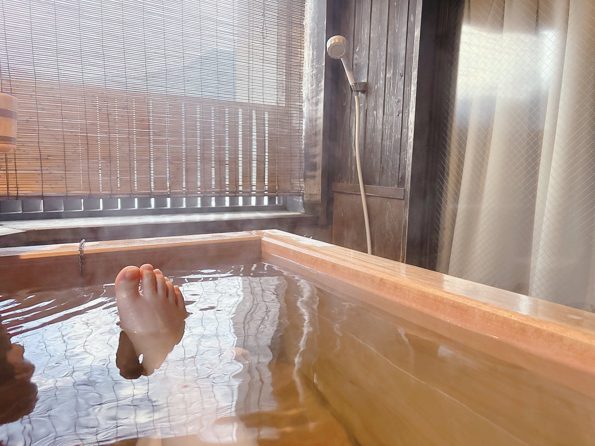 まかろん tweet media