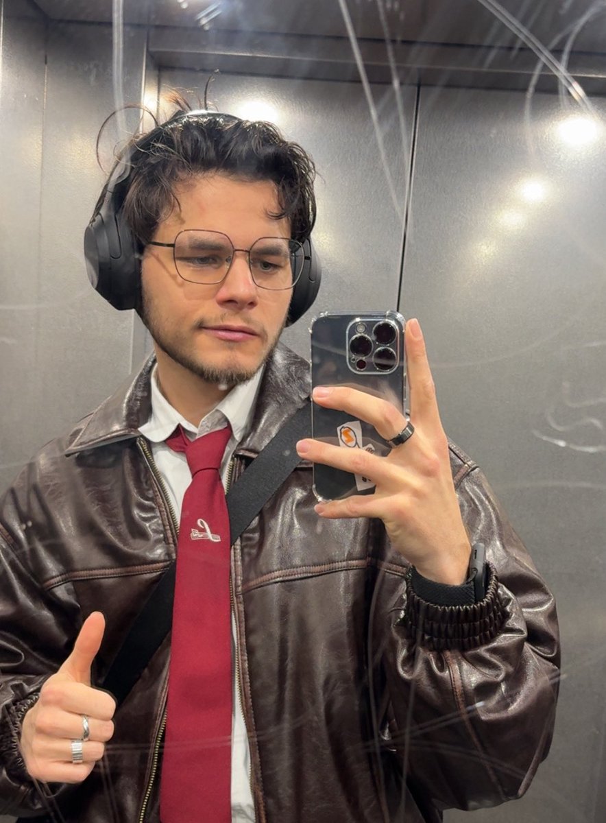 Lucchat 😸 tweet media