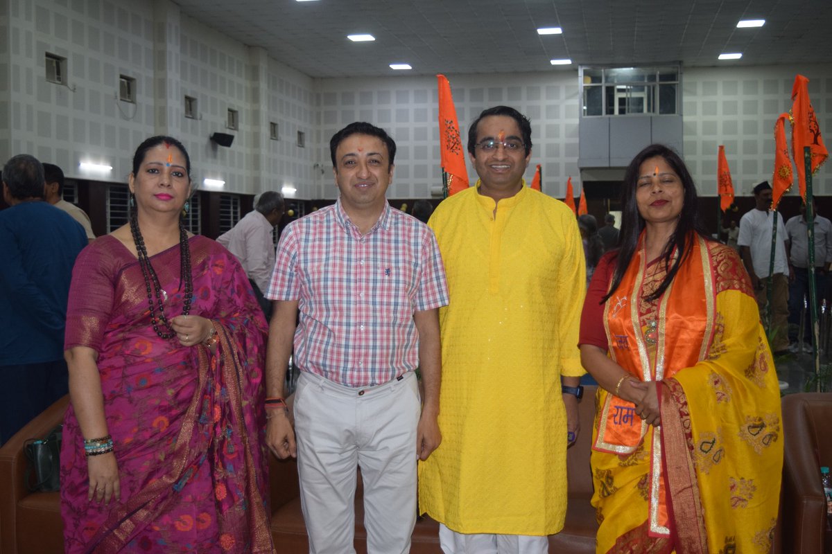 चैत्र शुक्ल प्रतिपदा विक्रम संवत  2083 नववर्ष के अवसर पर राष्ट्रीय स्वयं सेवक संघ द्वारा द मिलेनियम स्कूल में संगोष्ठी का आयोजन हुआ ।

 इस  आयोजन मै सेक्टर के लोगो  ओर बच्ची ने बढ़कर कर भागेदारी की ओर नववर्ष की बधाई दी ।
<a href="/narendramodi/">Narendra Modi</a> 
<a href="/AmitShah/">Amit Shah</a>