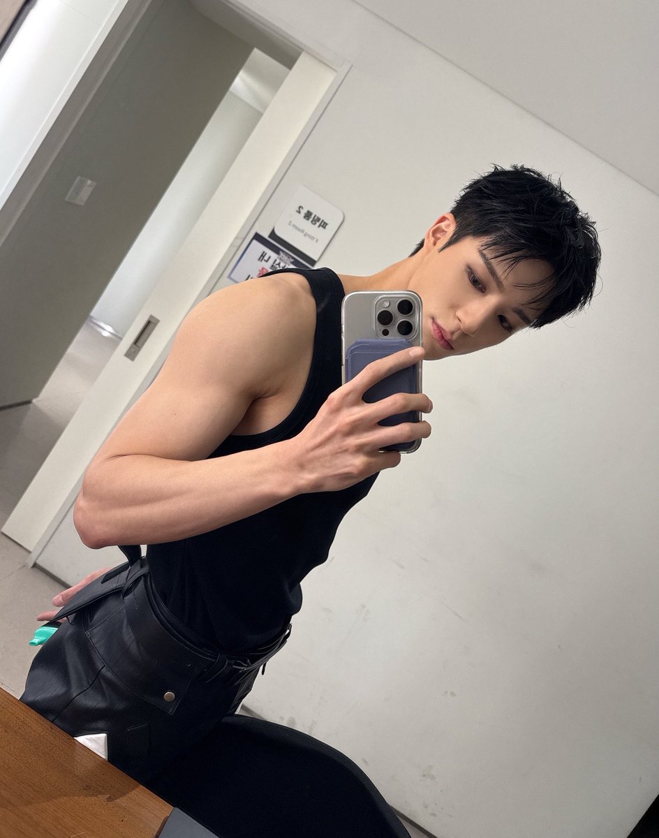 ode to love era : yushi’s butt plumber oomf tweet media