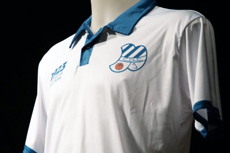 Escapulades-Chevron-V- tweet media