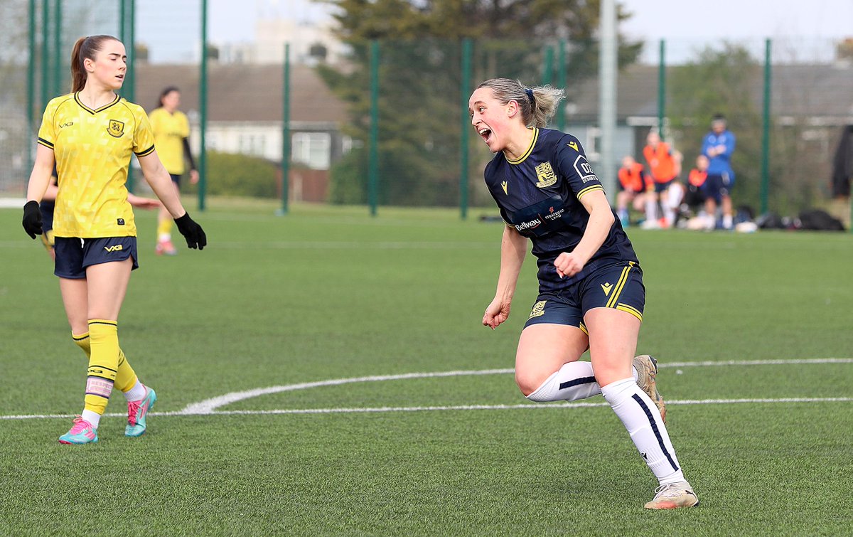 NickyHayesPhotos tweet media