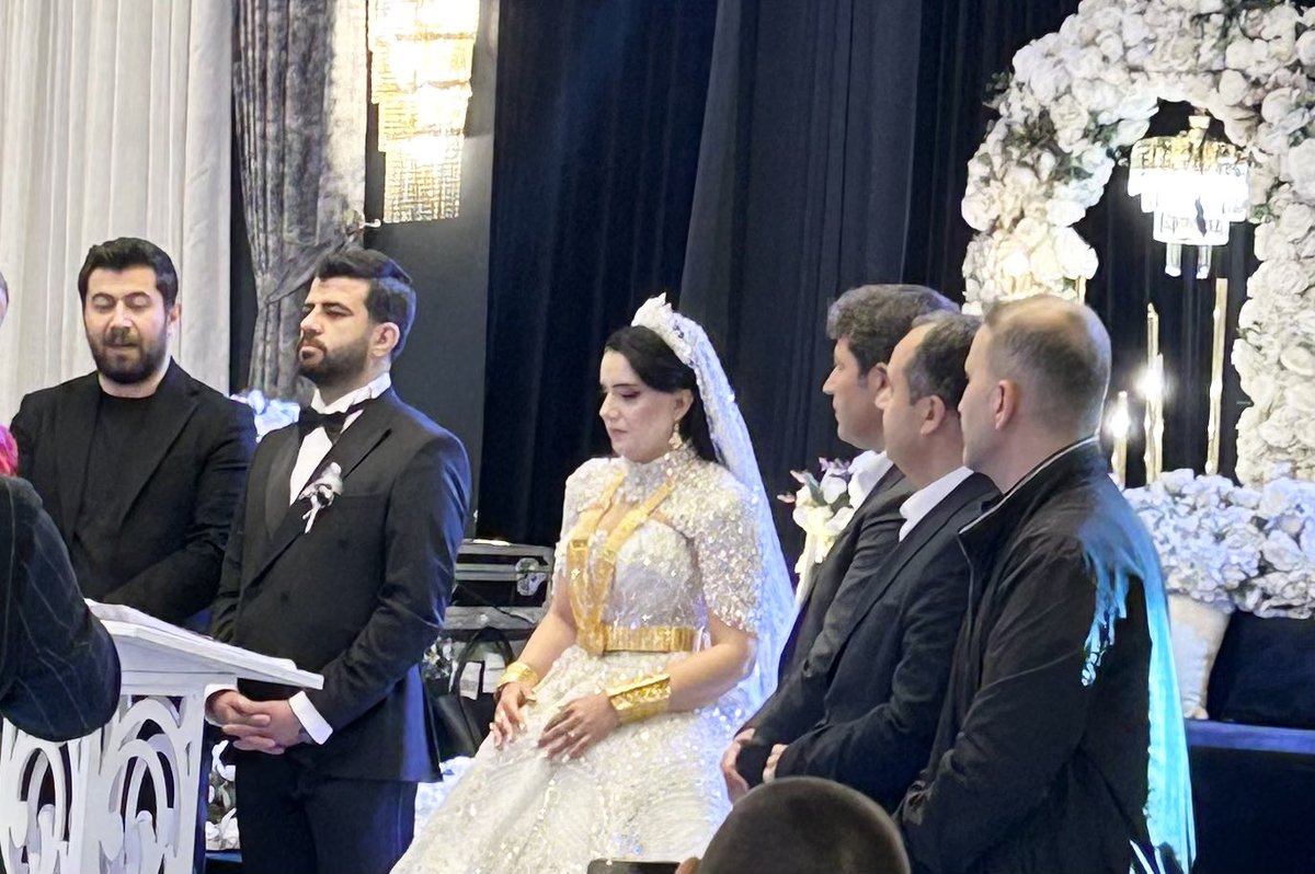 farukbayuknet's tweet photo. Geçmiş dönemlerde Ak partimizin il gençlik kolları Başkanı Sedat Ertürk’ün kirveliğini yaptığı önceki dönem il gençlik kolları yönetim kurulu Üyemiz Ahmet Şaban kardeşimiz ile Fatma Demir kızımızın düğün törenine katıldık. Genç çiftimize bir ömür boyu mutluluklar dileriz. https://t.co/EkZceAEMil