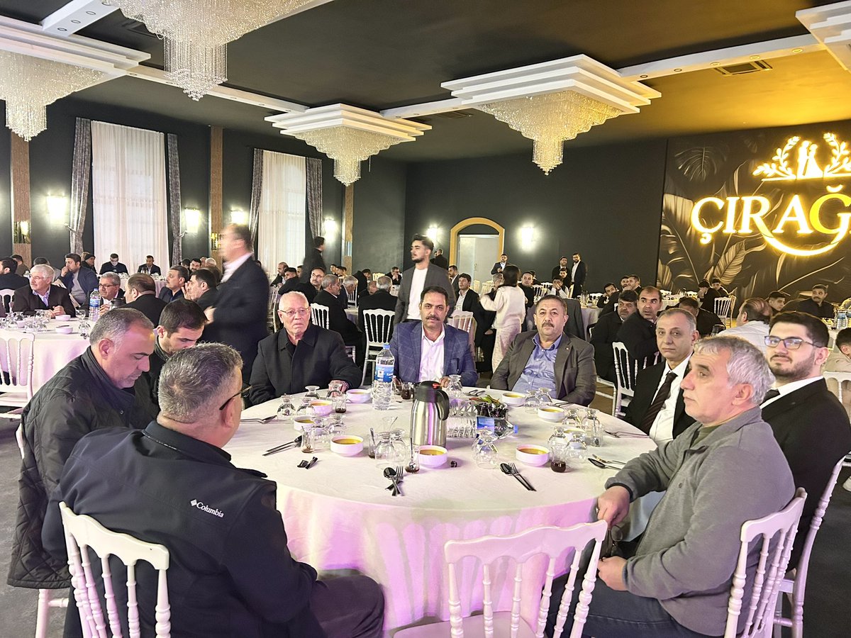 farukbayuknet's tweet photo. Geçmiş dönemlerde Ak partimizin il gençlik kolları Başkanı Sedat Ertürk’ün kirveliğini yaptığı önceki dönem il gençlik kolları yönetim kurulu Üyemiz Ahmet Şaban kardeşimiz ile Fatma Demir kızımızın düğün törenine katıldık. Genç çiftimize bir ömür boyu mutluluklar dileriz. https://t.co/EkZceAEMil