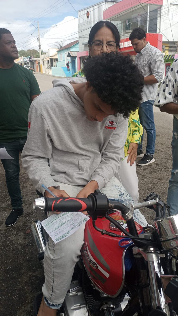 Juntos a una victoria y fortalecimiento de nuestra organización política. 

#FuerzaDelPueblo
#JornadaFP
#FPCrece
#OrganizaciónFP
#SeguimosCreciendo