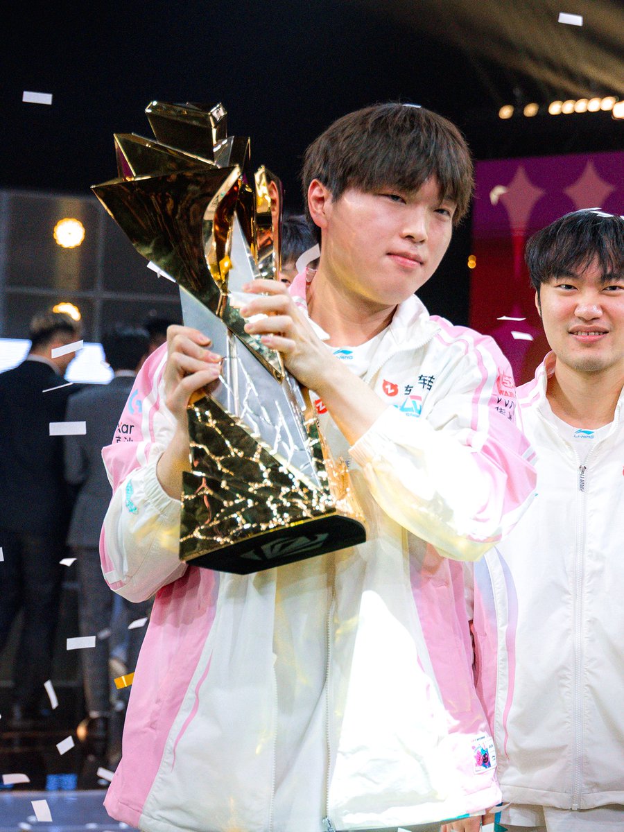 LoL Esports tweet media