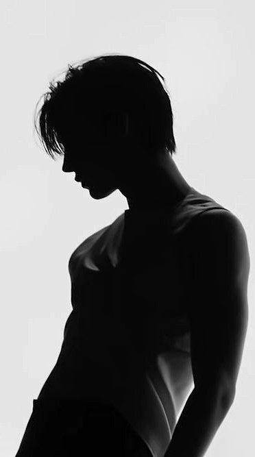 Sunghoon Loops tweet media