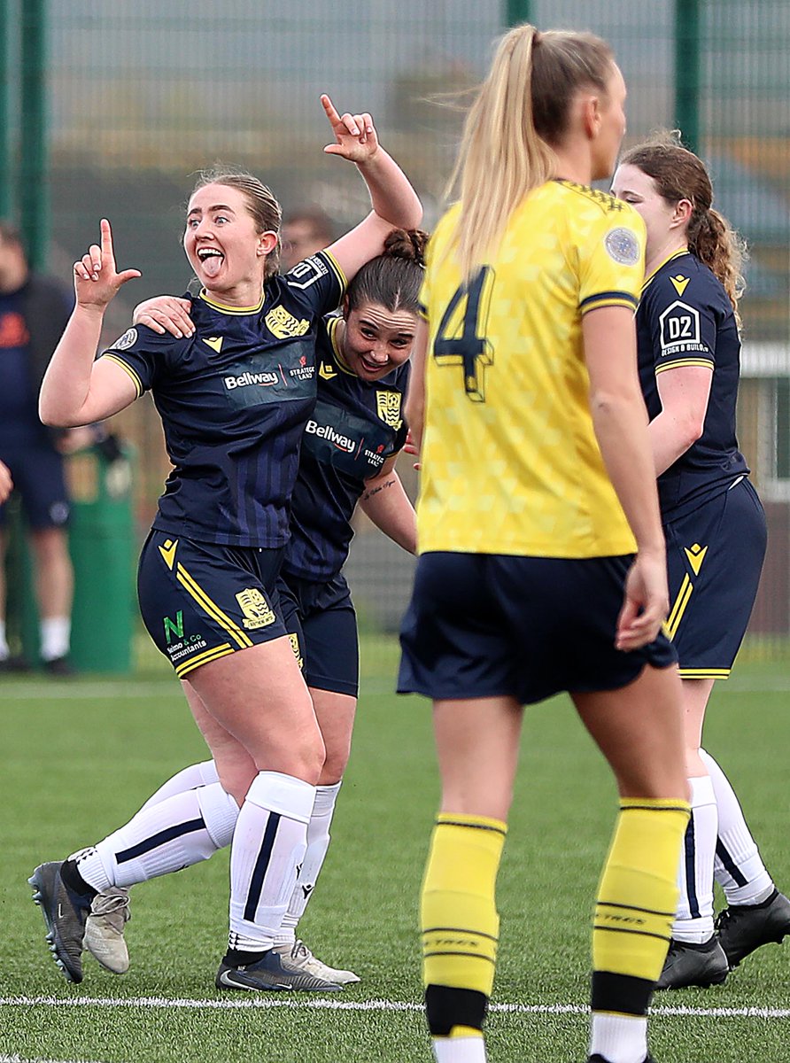 NickyHayesPhotos tweet media