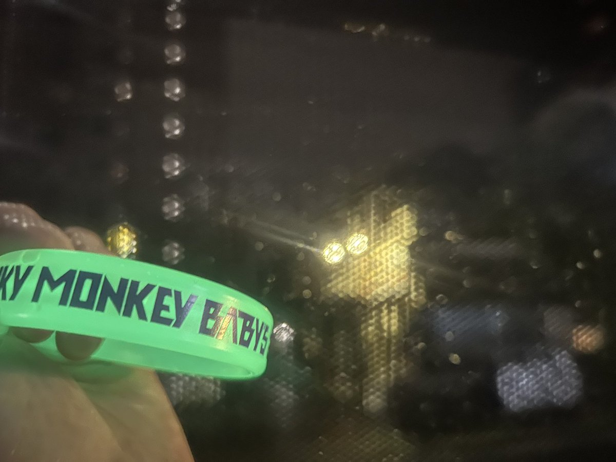 あんまり更新しないけど…
とっても幸せな時間でした。
行けてよかった…
行けたことに感謝…
宝物の時間になった。
加藤さんの言葉の一言一言が凄く心に染みてもう少し頑張ろうかな。って思えました😌
私はまだまだ全然初心者すぎるけど…
最高のライブをありがとうございました✨

#FMB #ファンモン