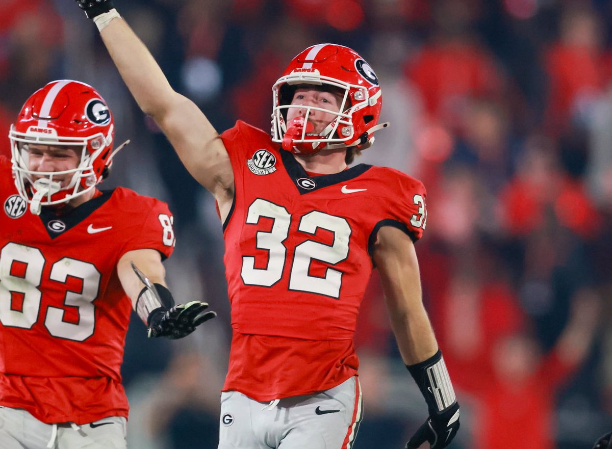 LosTalksPats's tweet image. The #Patriots spoke with the following players at their Pro Days:

QBs
🔹 Cole Payton (North Dakota State) 

RBs
🔹Cash Jones (Georgia)

WRs
🔹Ben Patterson (Texas Permian)

TEs
🔹Jed Castles (Abilene Christian)

OL
🔹Walker Parks (Clemson)

DTs
🔹Landon Robinson (Navy)
🔹Kevin