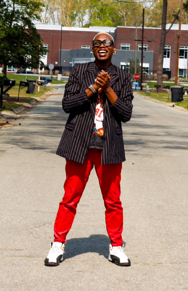 realbakaridash's tweet image. Turbulence is only an indicator of ELEVATION 🙏🏾🚀 Today was necessary. And so was the word💙💛

“Fix your focus!!! The most turbulent seasons occur right in the middle of God’s will” —Pastor James Jones Jr. #fixedfocus 

Love and light,
🅱️🐝