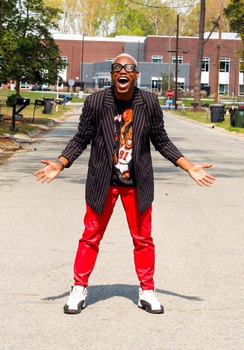 realbakaridash's tweet image. Turbulence is only an indicator of ELEVATION 🙏🏾🚀 Today was necessary. And so was the word💙💛

“Fix your focus!!! The most turbulent seasons occur right in the middle of God’s will” —Pastor James Jones Jr. #fixedfocus 

Love and light,
🅱️🐝