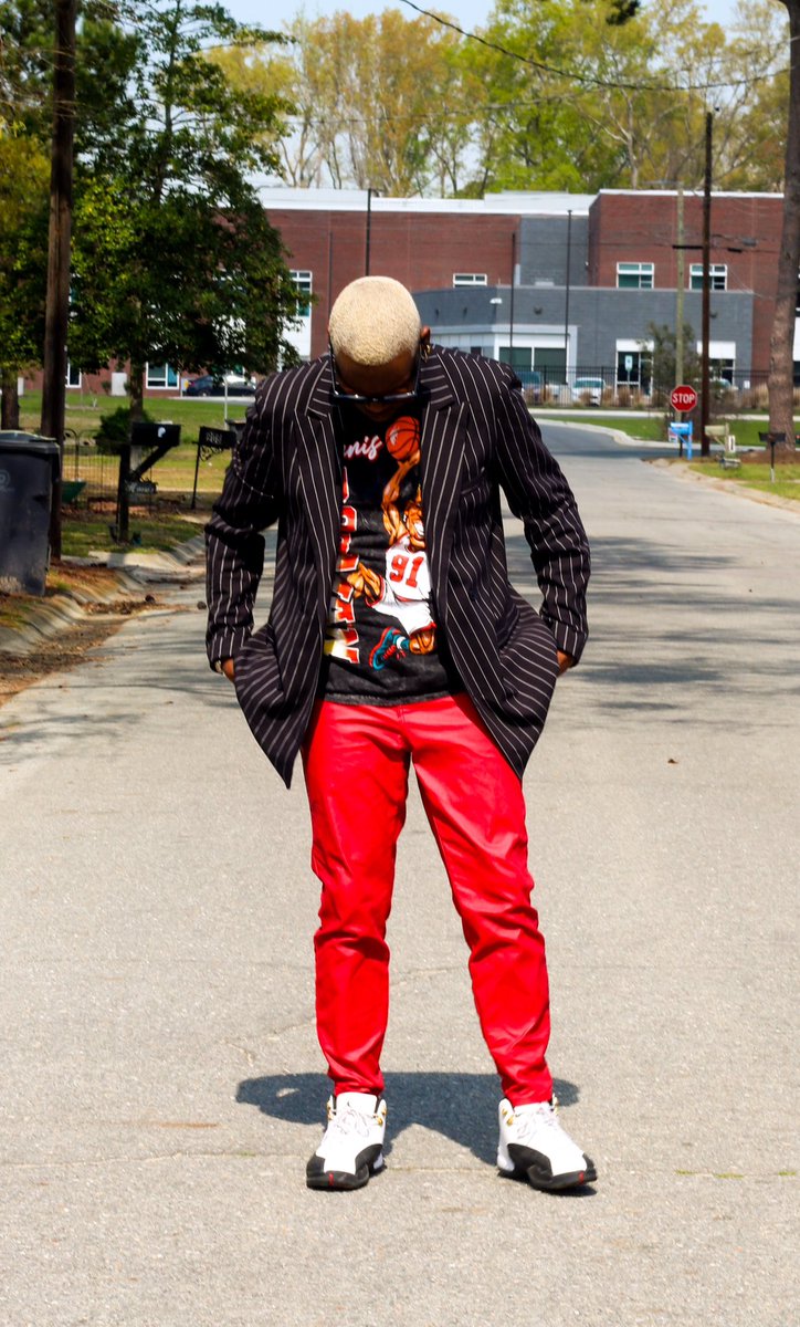 realbakaridash's tweet image. Turbulence is only an indicator of ELEVATION 🙏🏾🚀 Today was necessary. And so was the word💙💛

“Fix your focus!!! The most turbulent seasons occur right in the middle of God’s will” —Pastor James Jones Jr. #fixedfocus 

Love and light,
🅱️🐝