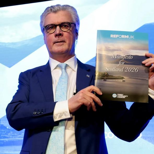 jdpoc's tweet image. 'Vetted' #Reform Candidates in #Scotland:

Stuart Niven (Dundee City W) : #Covid Fraudster.
Linda Holt (Fife NE) : Serial Vile Racist comments.
Senga Beresford (Galloway West Dumfries) : Demands Forced Deportations.
Rachael Wright (Stirling) : Incitement of Violence to Migrants.