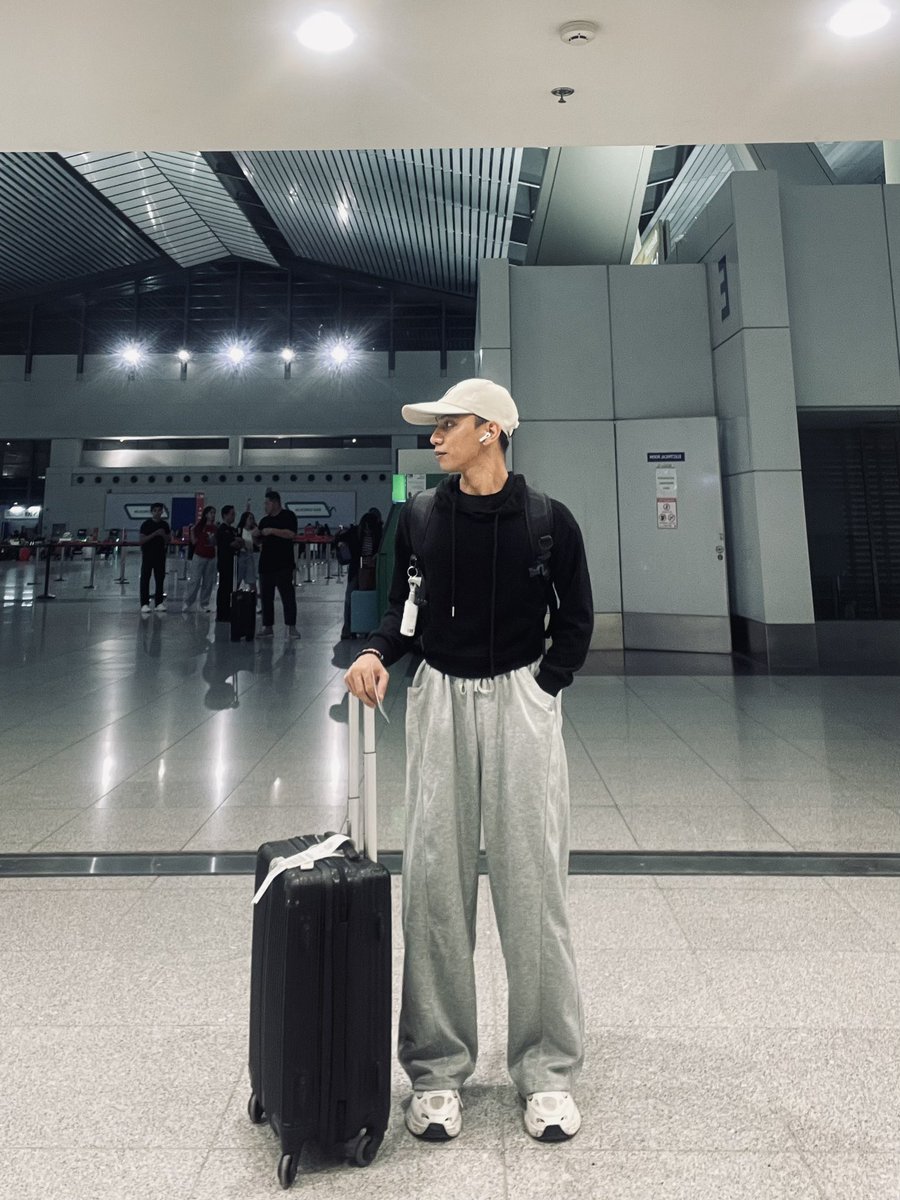 ikaris014's tweet photo. 👋🏼✈️ https://t.co/BSTWiErZrQ