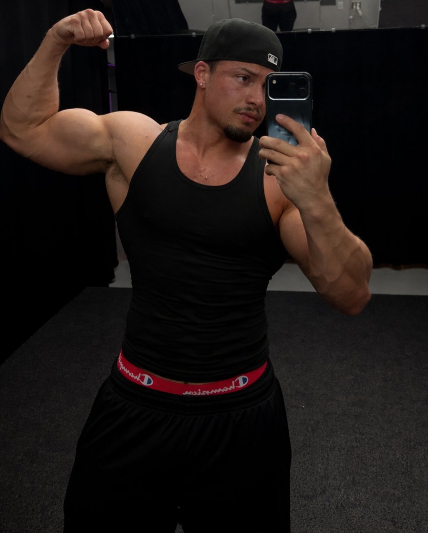 buffboyjay tweet media