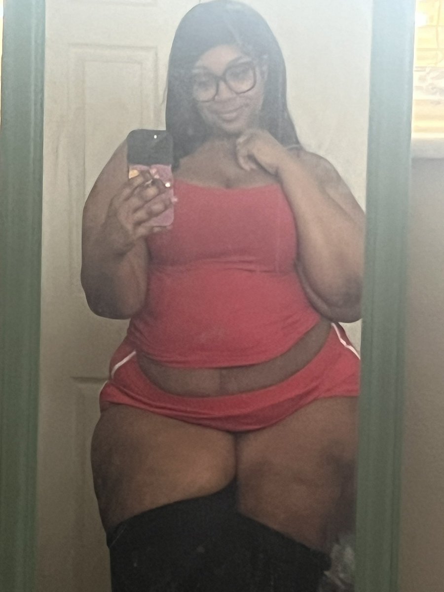 Nysha 🖤 tweet media