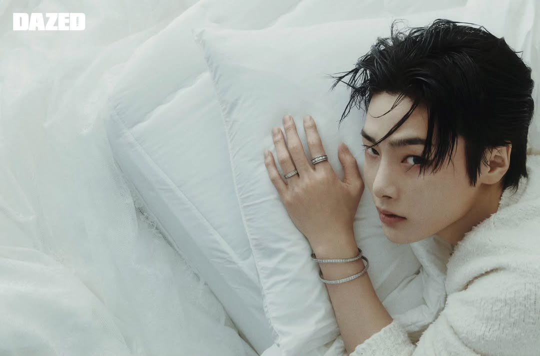 合 ⭑ (@hourlyjgn) on Twitter photo 