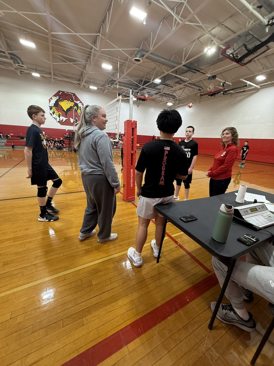 RedHawkVB's tweet photo. Championship Sunday games are starting up at the 11th Annual RedHawk Invite with 4-8th Grade teams from across the area. Who will take the ππππ #FuturePROGRAM https://t.co/puFyQFlxh8