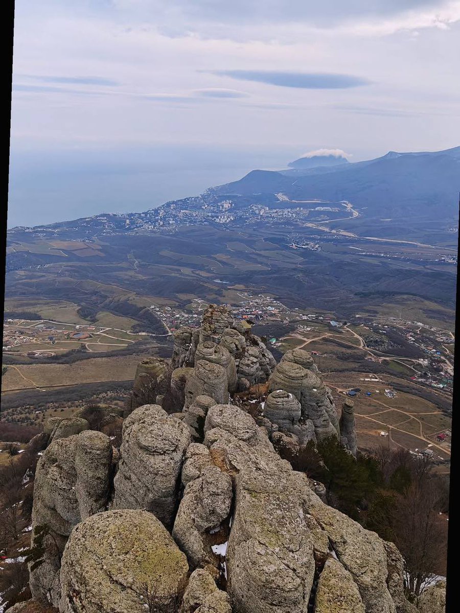 смт.Гурзуф tweet media